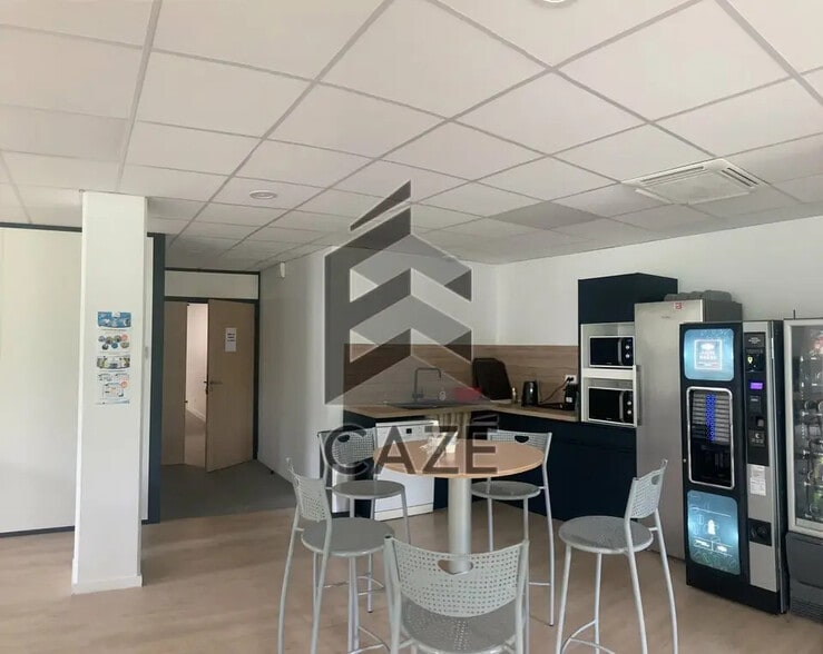 Bureau dans Pessac à louer - Photo de l’immeuble – Image 3 sur 17