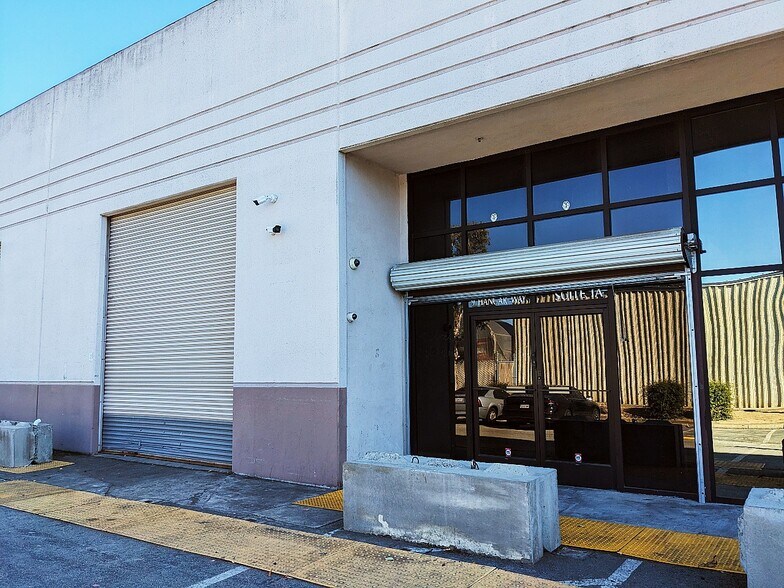 9 Hangar Way, Watsonville, CA à louer - Photo de l’immeuble – Image 1 sur 4