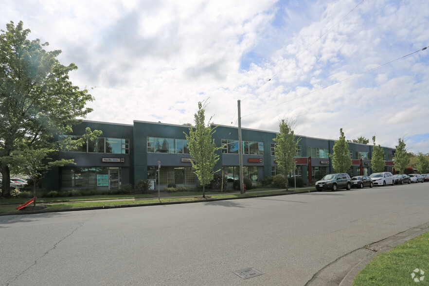1654-1672 75th Av W, Vancouver, BC à louer - Photo de l’immeuble – Image 2 sur 3