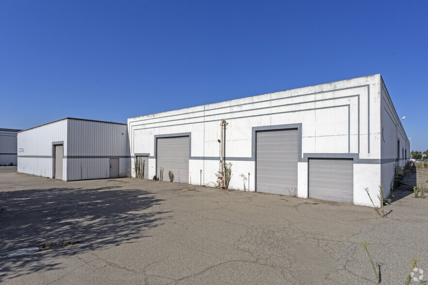 5333 N Cornelia Ave, Fresno, CA à louer - Photo de l’immeuble – Image 1 sur 8
