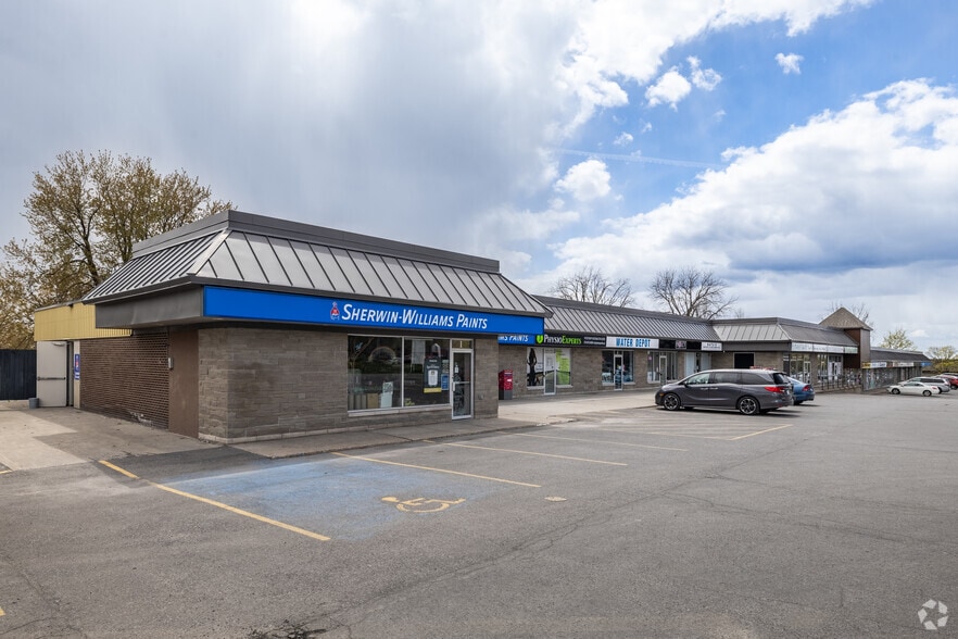 462 Hazeldean Rd, Ottawa, ON à louer - Photo principale – Image 1 sur 2
