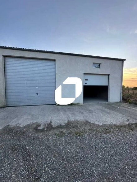 Local d’activités dans Saint-Nom-la-Bretèche à louer - Photo de l’immeuble – Image 3 sur 8