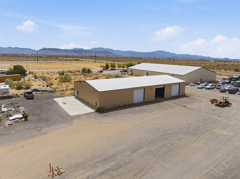 1125 N Lowell Rd, Golden Valley, AZ à louer - Photo de l’immeuble – Image 2 sur 17