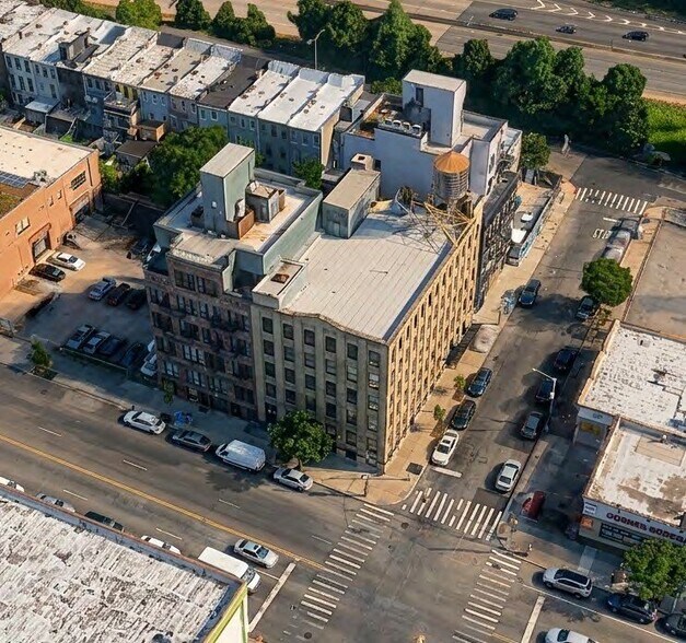 111 Bruckner Blvd, Bronx, NY à vendre - Photo de l’immeuble – Image 3 sur 11
