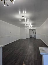 123-135 E Collins Ave, Orange, CA à louer Photo intérieure– Image 1 sur 6