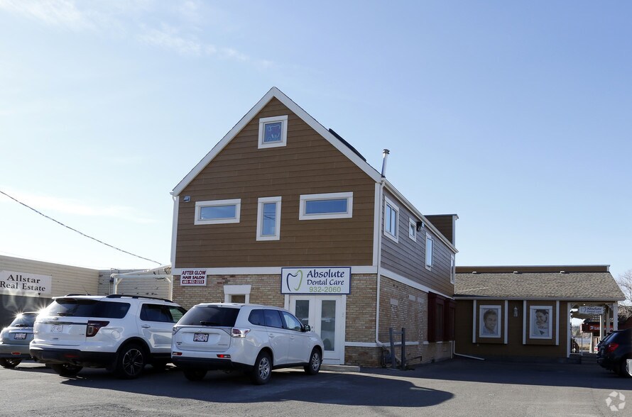 508 1st St E, Cochrane, AB à louer - Photo de l’immeuble – Image 2 sur 5