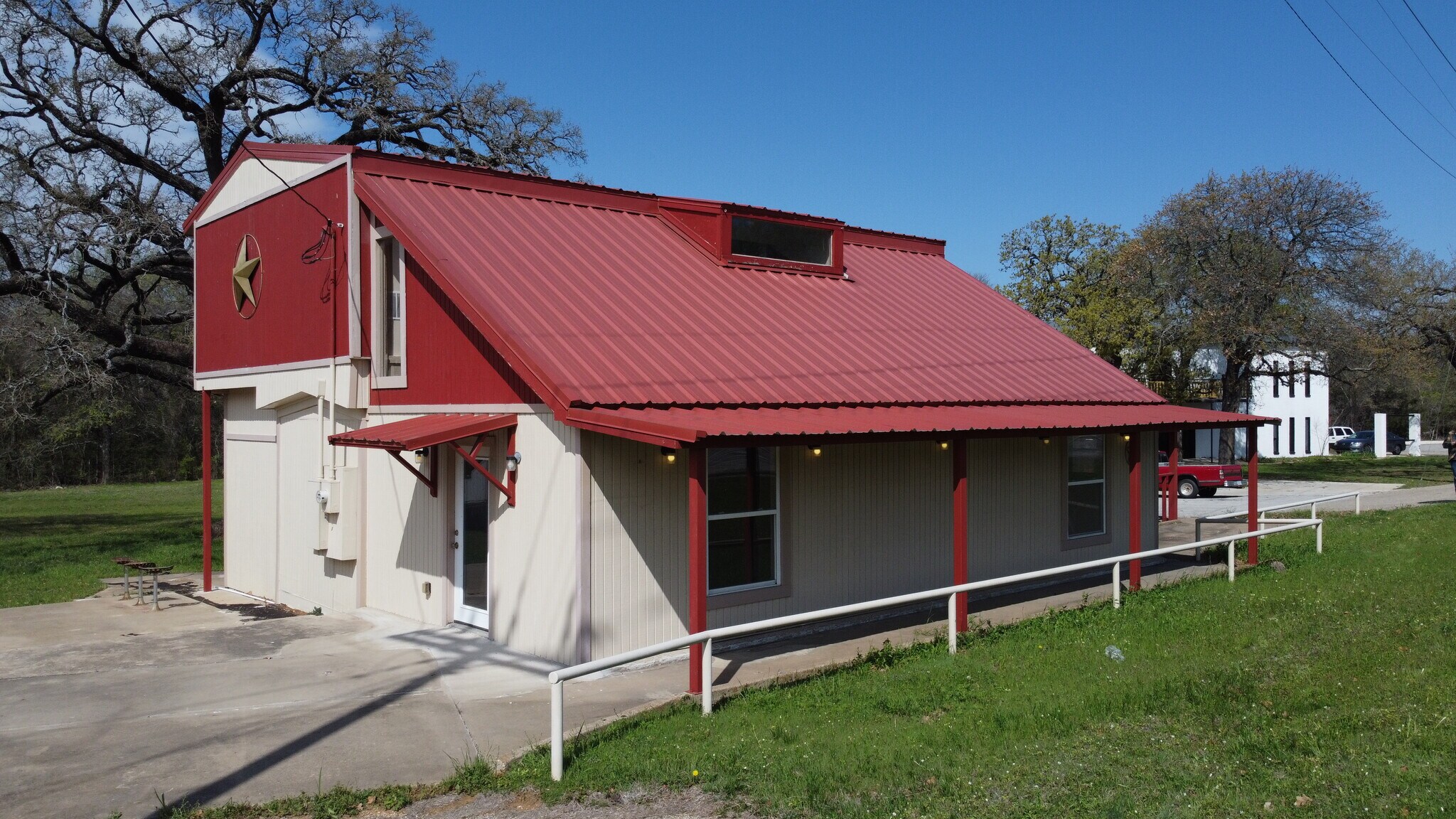 2481 E Hwy 67 Business, Cleburne, TX à vendre Photo principale– Image 1 sur 4