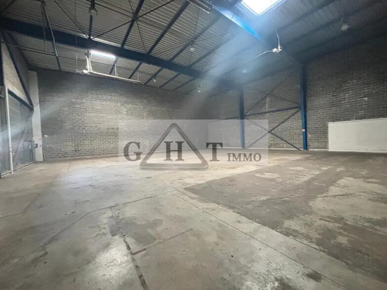 Bureau dans Gennevilliers à louer - Photo de l’immeuble – Image 3 sur 10