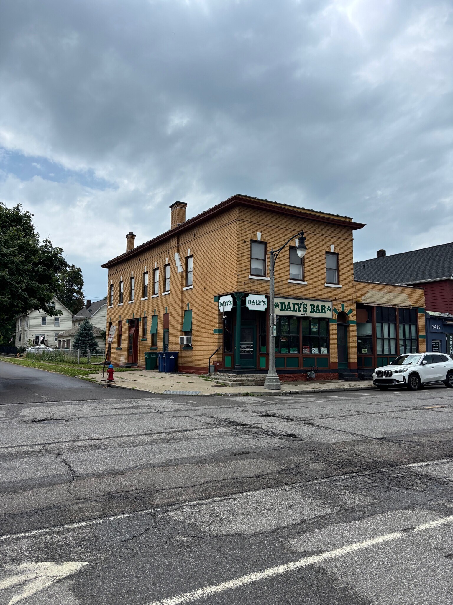 2423 Seneca St, Buffalo, NY à vendre Photo de l’immeuble– Image 1 sur 6