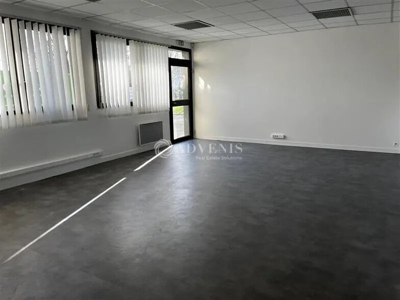 Bureau dans Saint-Avertin à louer - Photo de l’immeuble – Image 3 sur 5