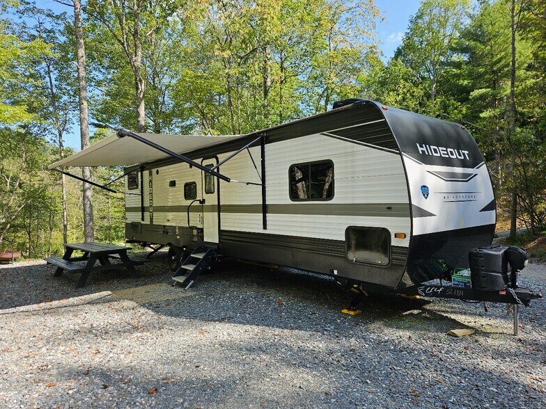 110 Hidden Creek Rd, Topton, NC à vendre - Photo de l’immeuble – Image 3 sur 10