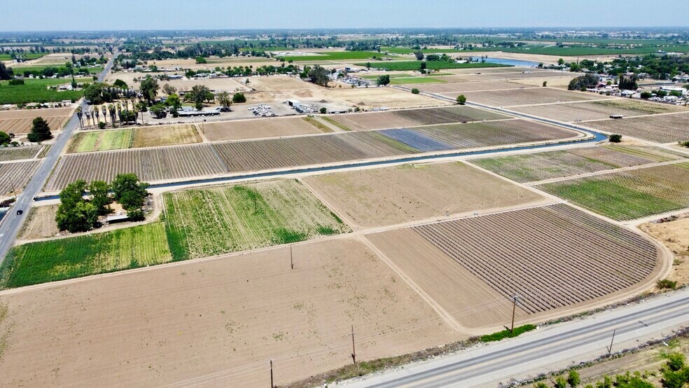 1722 Brawley Ave, Fresno, CA à vendre - Photo de l’immeuble – Image 1 sur 13