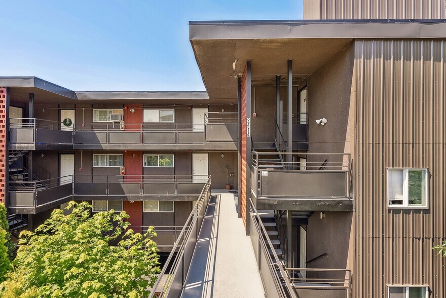 2414 13th Ave S, Seattle, WA à vendre - Photo de l’immeuble – Image 2 sur 17