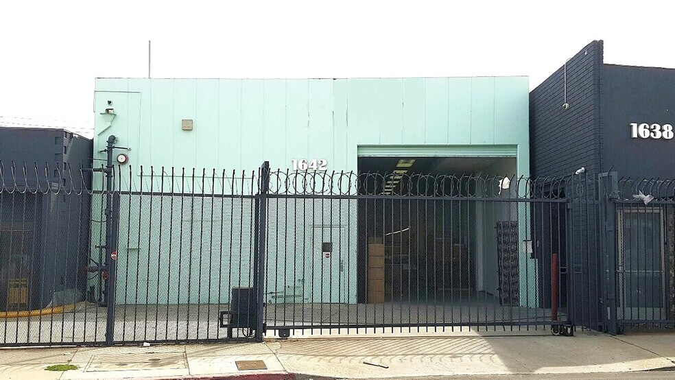 1638-1646 E. 23rd St Warehouse Portfolio portefeuille de 4 biens à vendre sur LoopNet.fr - Photo de l’immeuble – Image 3 sur 6
