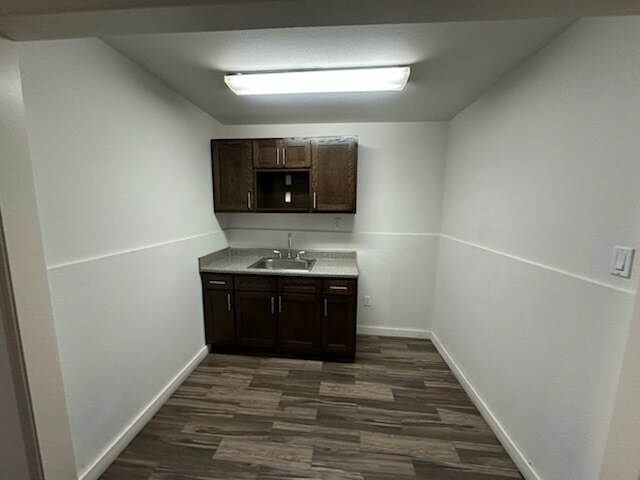 16932 Gothard St, Huntington Beach, CA à louer - Photo intérieure – Image 2 sur 7