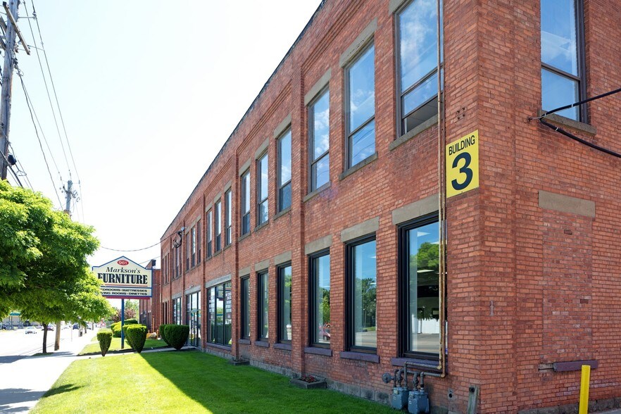 961-1029 Lyell Ave, Rochester, NY à louer - Photo de l’immeuble – Image 3 sur 22