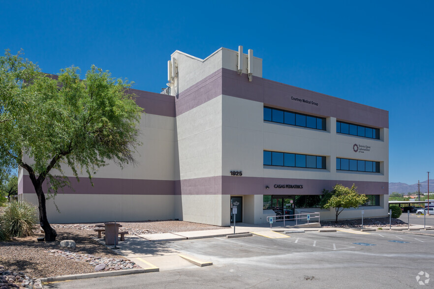 1925 W Orange Grove Rd, Tucson, AZ à louer - Photo de l’immeuble – Image 2 sur 7