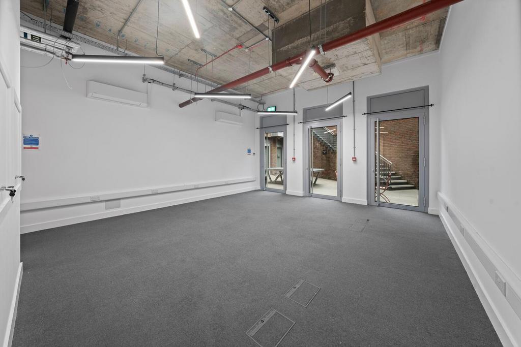 566 Cable St, Londres à louer Photo de l’immeuble– Image 1 sur 5