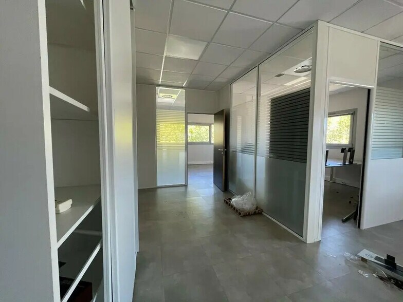 Bureau dans Saint-Priest à louer - Photo de l’immeuble – Image 2 sur 12