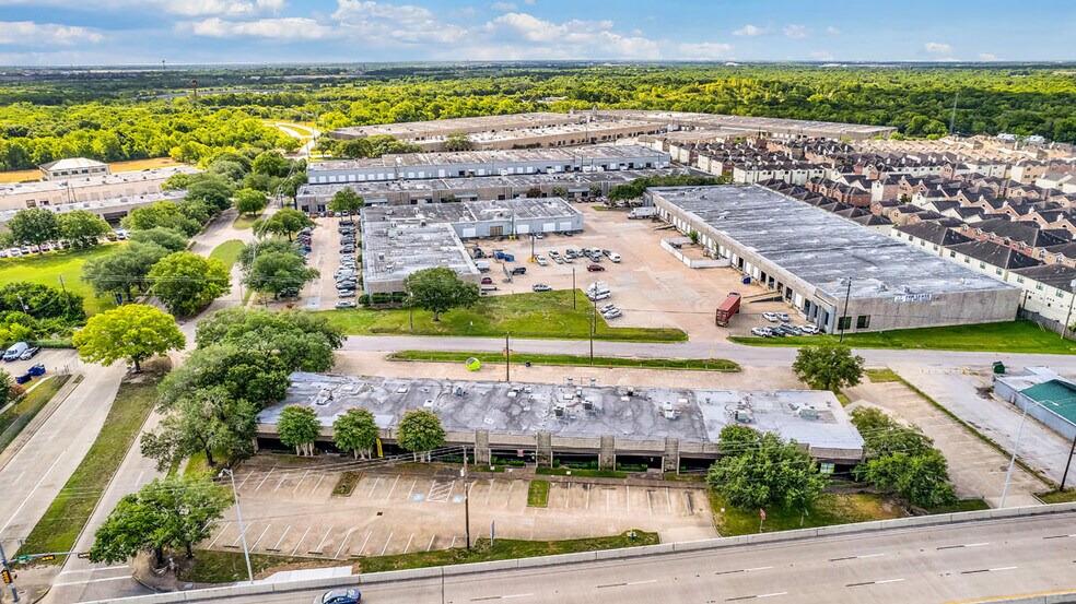 3620 Willowbend Blvd, Houston, TX à louer - Photo de l’immeuble – Image 3 sur 7