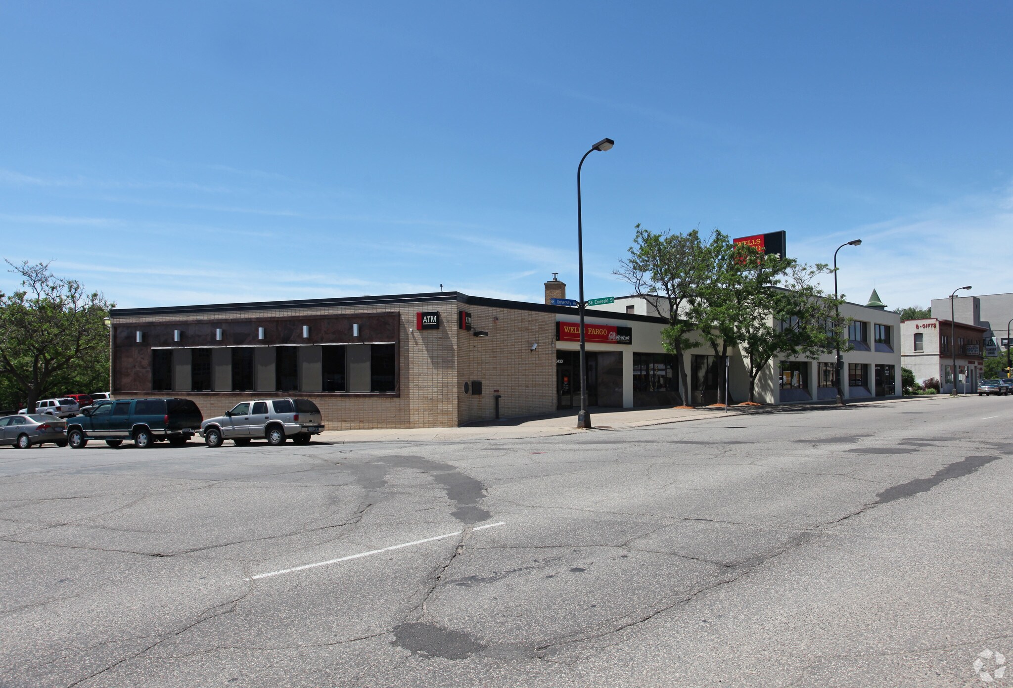 3410-3430 SE University Ave, Minneapolis, MN à louer Photo principale– Image 1 sur 4