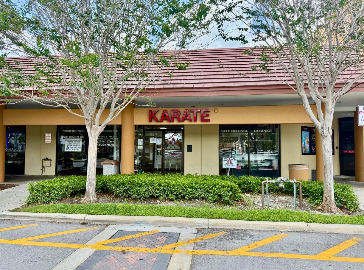 4305-4385 N Pine Island Rd, Sunrise, FL à louer Photo de l’immeuble– Image 1 sur 5