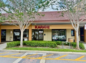 4305-4385 N Pine Island Rd, Sunrise, FL à louer Photo de l’immeuble– Image 1 sur 5