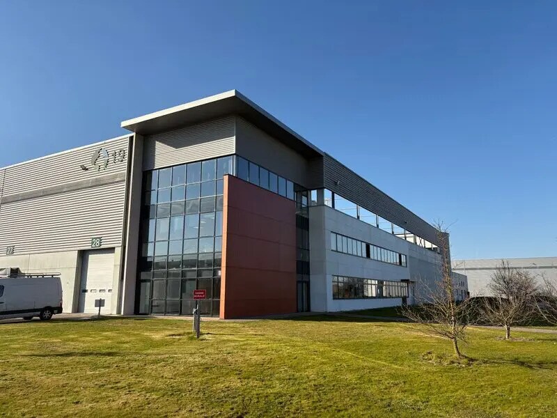 Local d’activités dans Saint-Quentin-Fallavier à louer Photo de l’immeuble– Image 1 sur 10