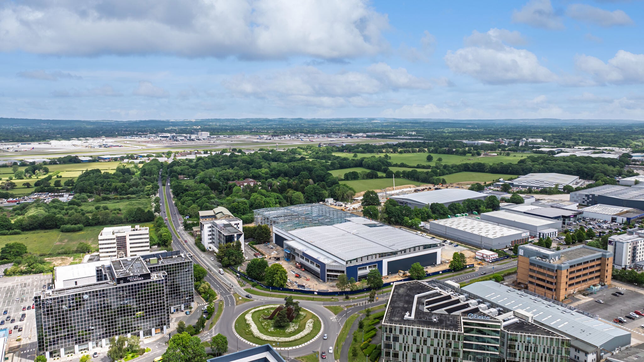 Fleming Way, Crawley à louer Photo de l’immeuble– Image 1 sur 8