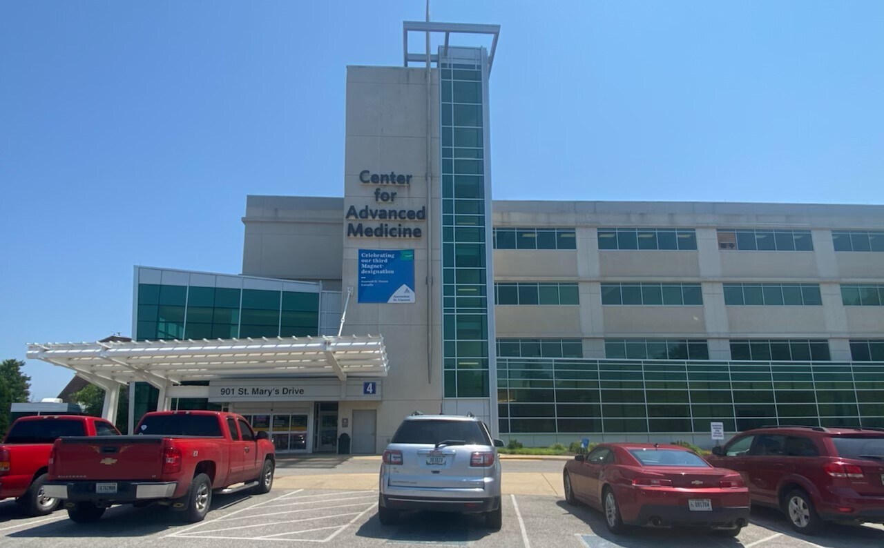 901 St Mary's Dr, Evansville, IN à louer Photo principale– Image 1 sur 2