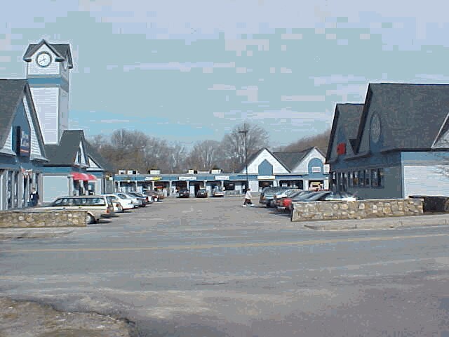 99 Fortin Rd, Kingston, RI à louer - Photo de l’immeuble – Image 1 sur 10