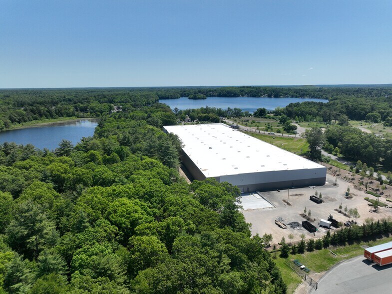 55 Dever Dr, Taunton, MA à louer - Photo de l’immeuble – Image 2 sur 9