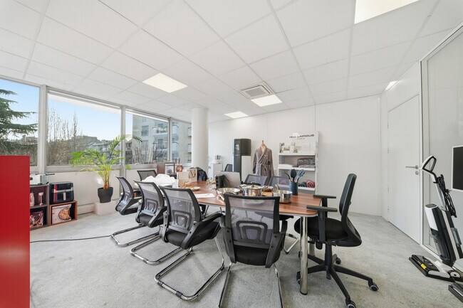 Plus de détails pour Bureau à vendre