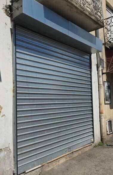 Local commercial dans Nîmes à louer - Photo de l’immeuble – Image 3 sur 3