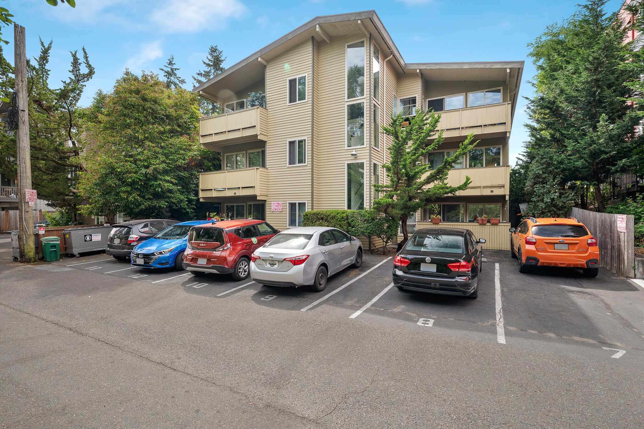 12348 33rd Ave NE, Seattle, WA à vendre Photo de l’immeuble– Image 1 sur 16