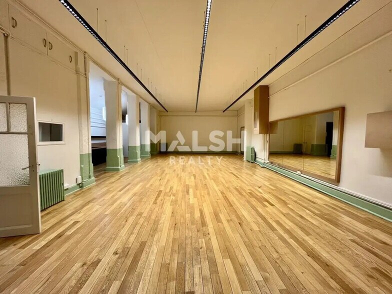 Local commercial dans Lyon à louer - Photo de l’immeuble – Image 1 sur 5