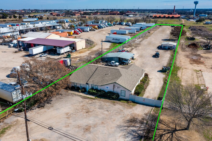 401 W Simonds Rd, Seagoville, TX à louer - Photo principale – Image 1 sur 6