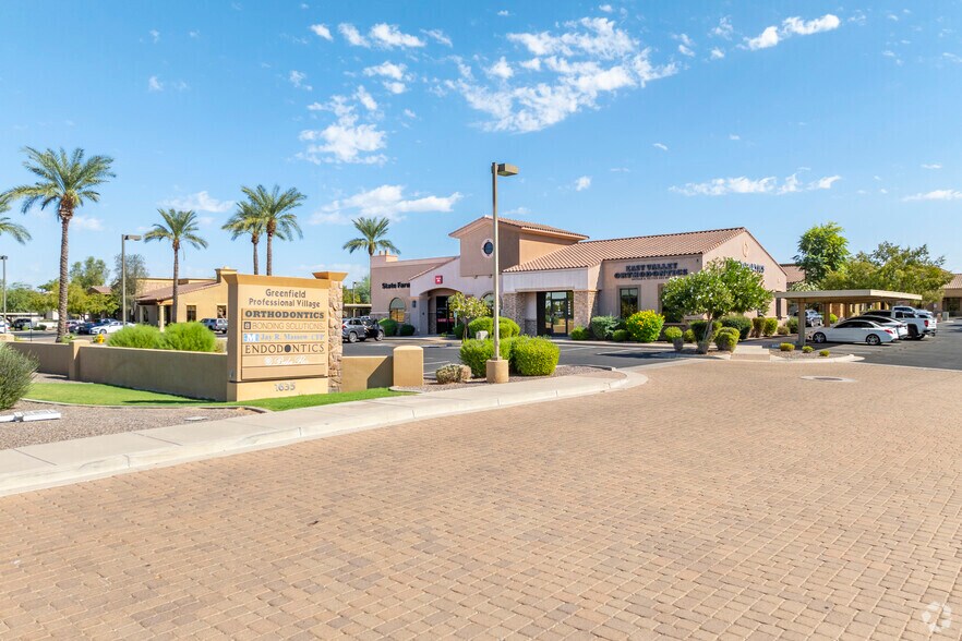 1635 N Greenfield Rd, Mesa, AZ à vendre - Photo de l’immeuble – Image 3 sur 8