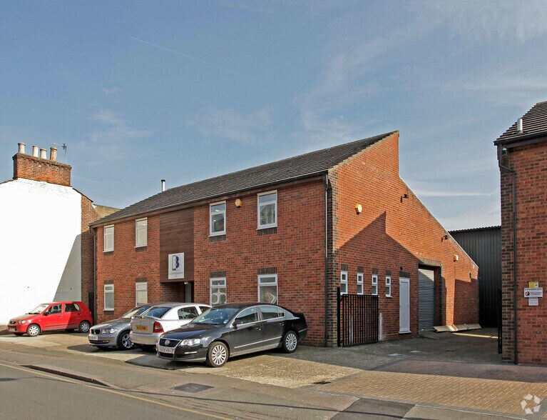 25-33 & 35-37 Hastings Street, Luton, portefeuille de 2 biens à vendre sur LoopNet.fr - Photo de l’immeuble – Image 1 sur 2
