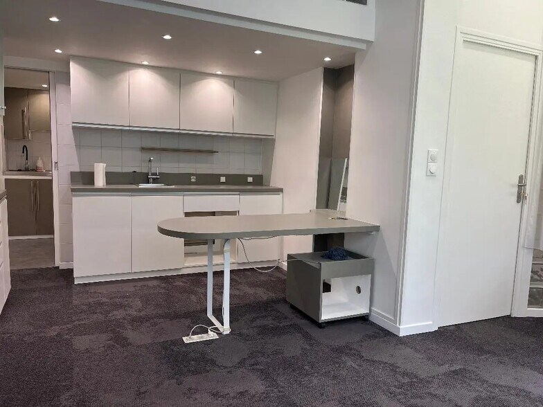 Local commercial dans Joinville-le-Pont à vendre - Photo de l’immeuble – Image 2 sur 5