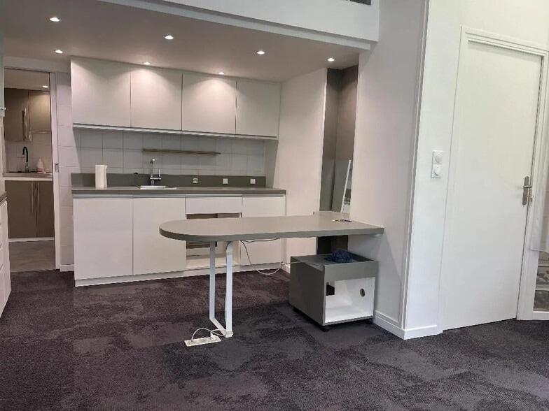 Local commercial dans Joinville-le-Pont à vendre - Photo intérieure – Image 2 sur 5