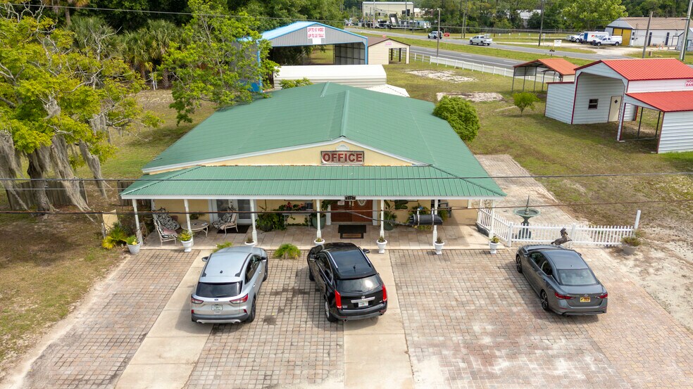 3526 Ellis Ln, Mims, FL à vendre - Photo de l’immeuble – Image 3 sur 55