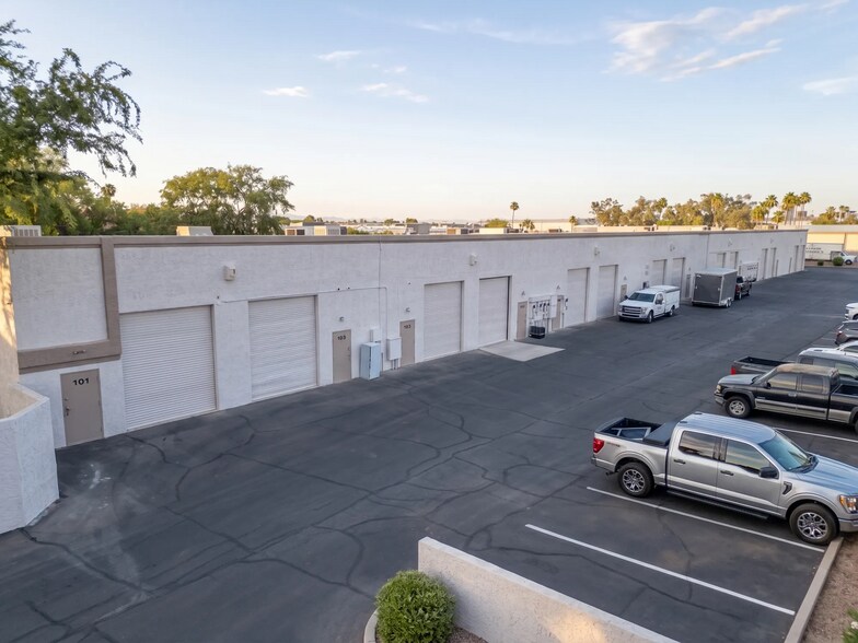 939 S 48th St, Tempe, AZ à louer - Photo de l’immeuble – Image 3 sur 5