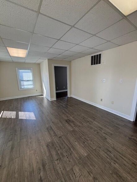 1231-1249 Mall Dr, Richmond, VA à louer - Photo de l’immeuble – Image 3 sur 44