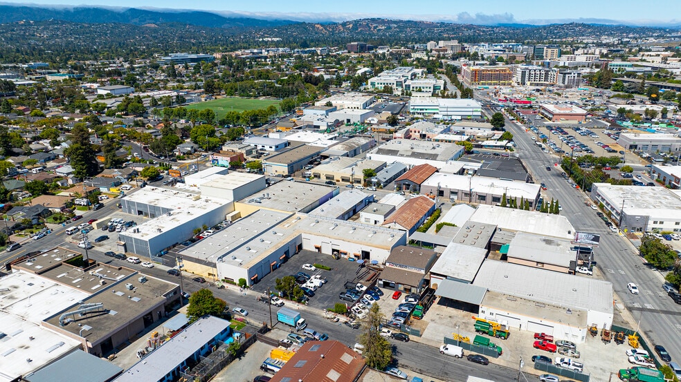 831 Sweeney Ave, Redwood City, CA à vendre - Aérien – Image 2 sur 3
