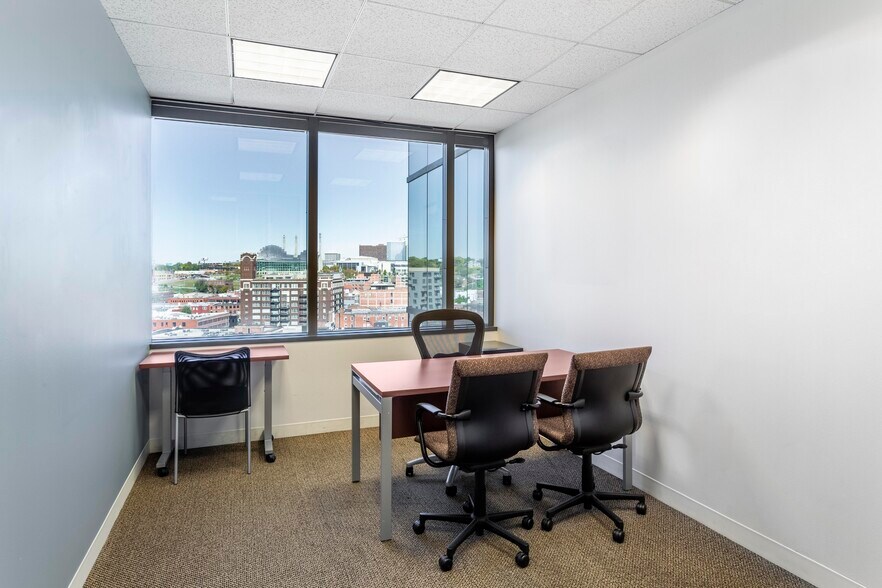 2300 Main St, Kansas City, MO à louer - Photo de l’immeuble – Image 1 sur 20