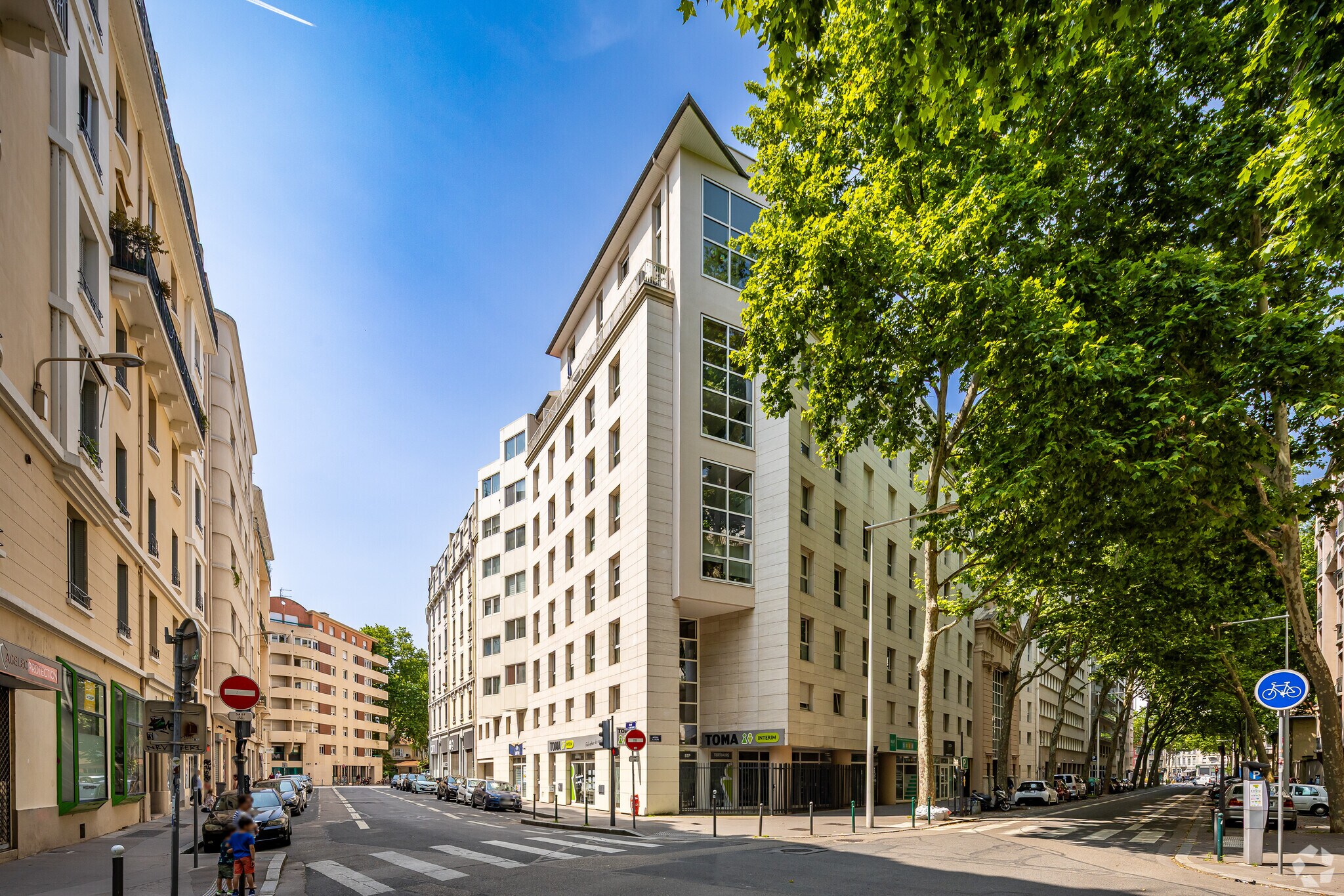 Local commercial dans Lyon à louer Photo principale– Image 1 sur 8