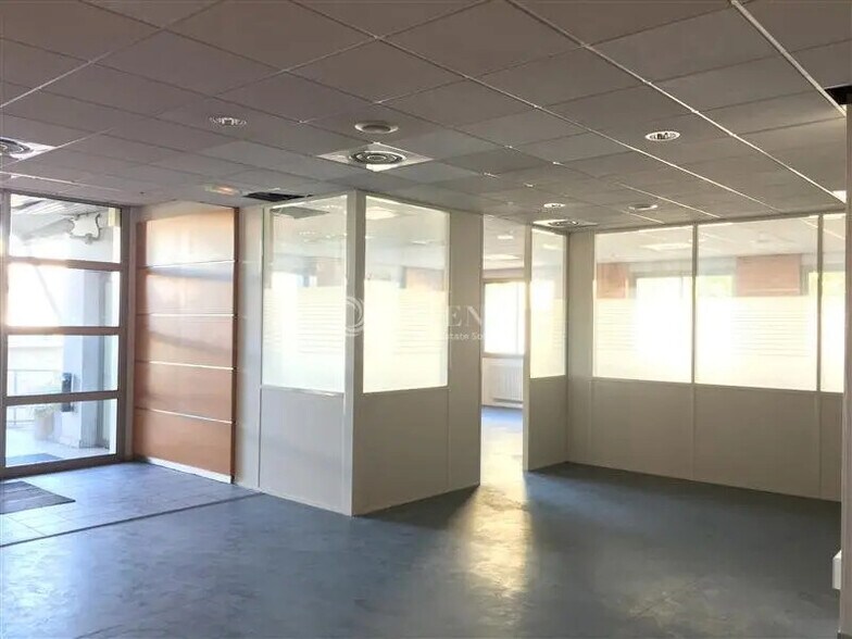 Bureau dans Noisy-le-Sec à louer - Photo de l’immeuble – Image 2 sur 5