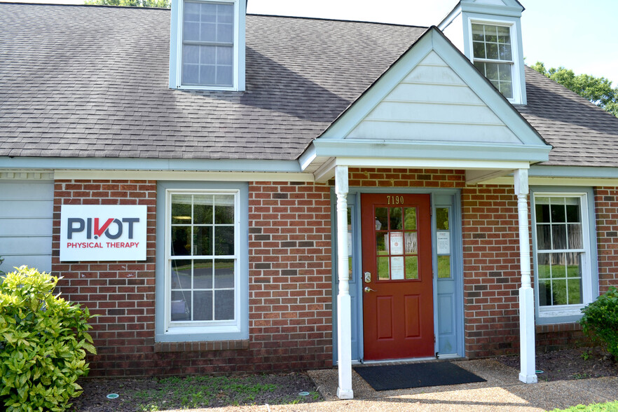 7188-7196 Chapman Dr, Hayes, VA à louer - Photo de l’immeuble – Image 3 sur 36
