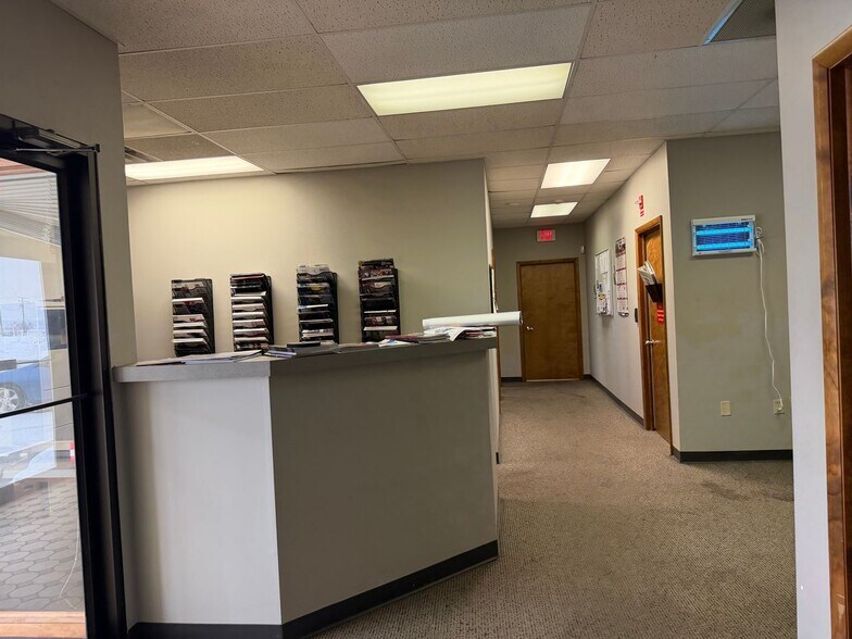 2301 N Bendix Dr, South Bend, IN à louer - Photo de l’immeuble – Image 3 sur 6